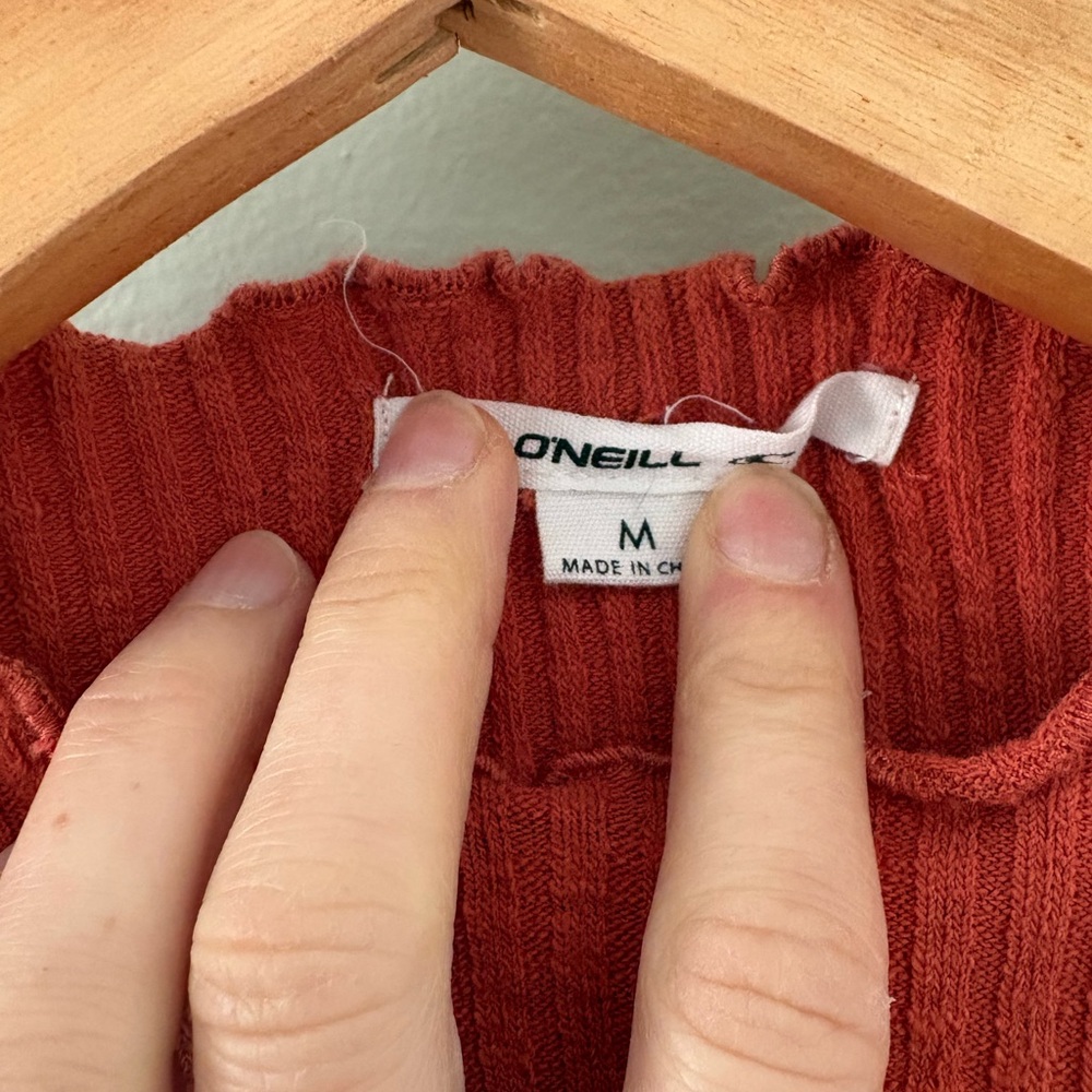 O'Neill Ribbed Rust Top - Picture 4 of 5